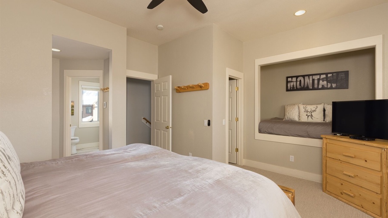 Photo of Bedroom in Saddle Ridge