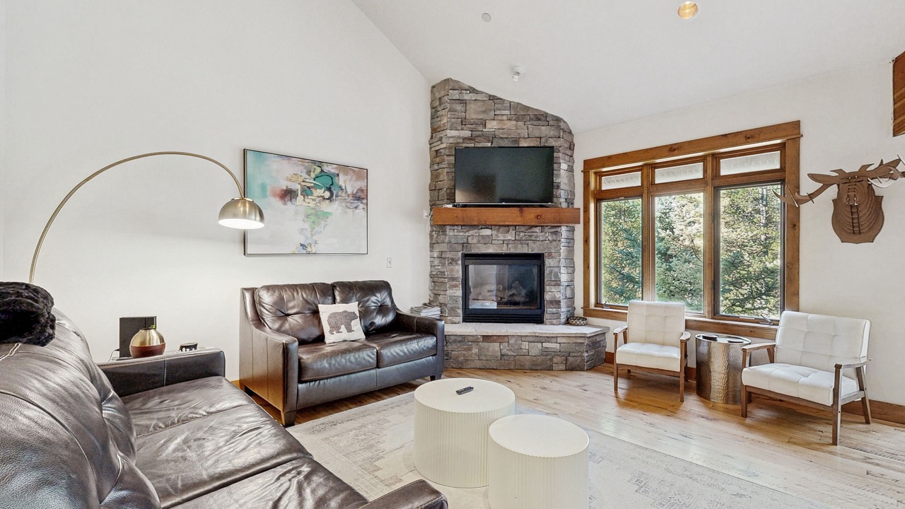 Photo of Livingroom in Big Sky