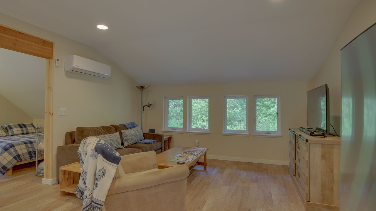 Photo of Livingroom in White Salmon