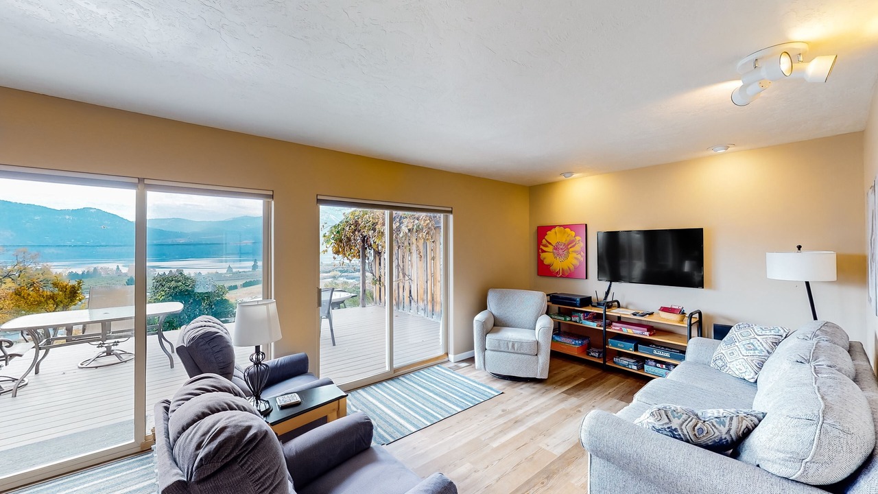 Photo of Livingroom in Manson