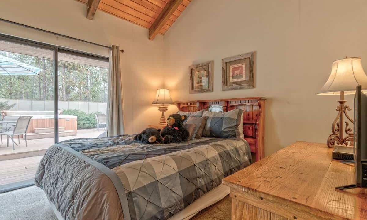 Photo of Bedroom in Sunriver