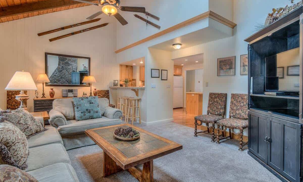 Photo of Livingroom in Sunriver