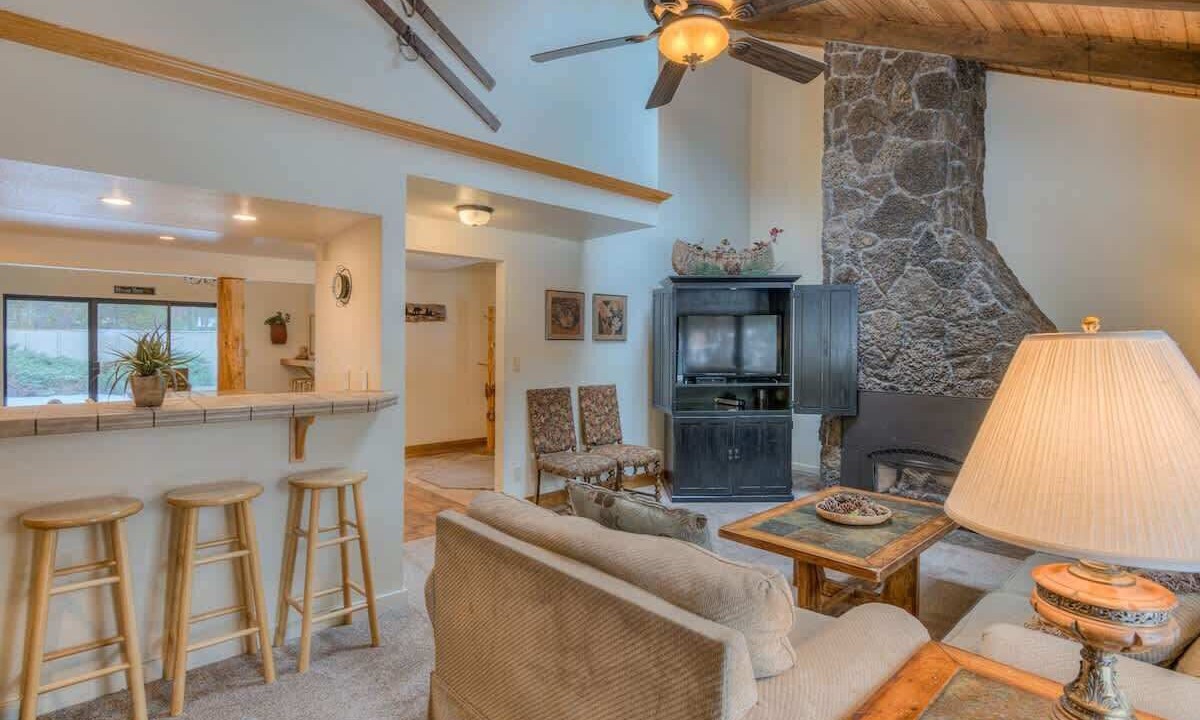 Photo of Livingroom in Sunriver