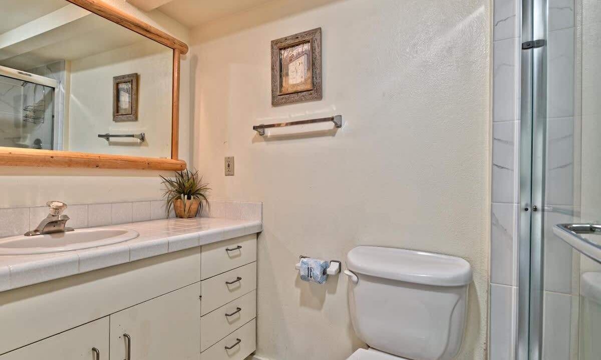 Photo of Bathroom in Sunriver
