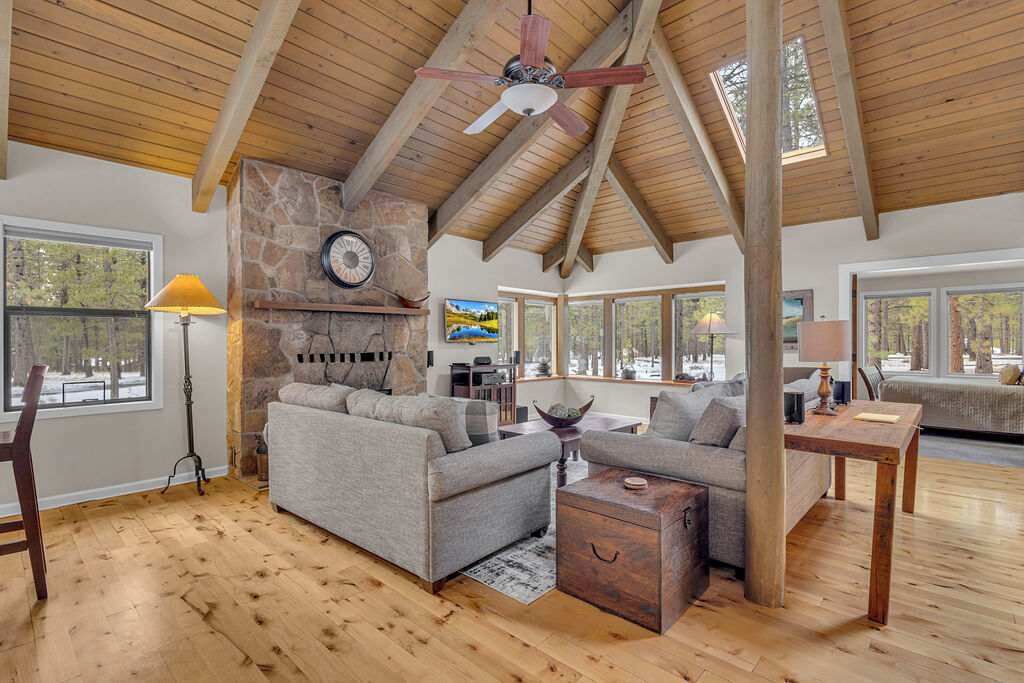 Photo of Livingroom in Sunriver