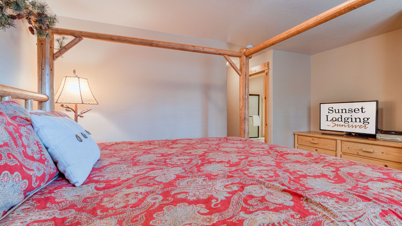 Photo of Bedroom in Sunriver