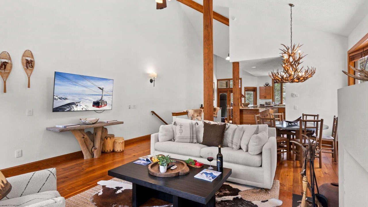 Photo of Livingroom in Teton Village
