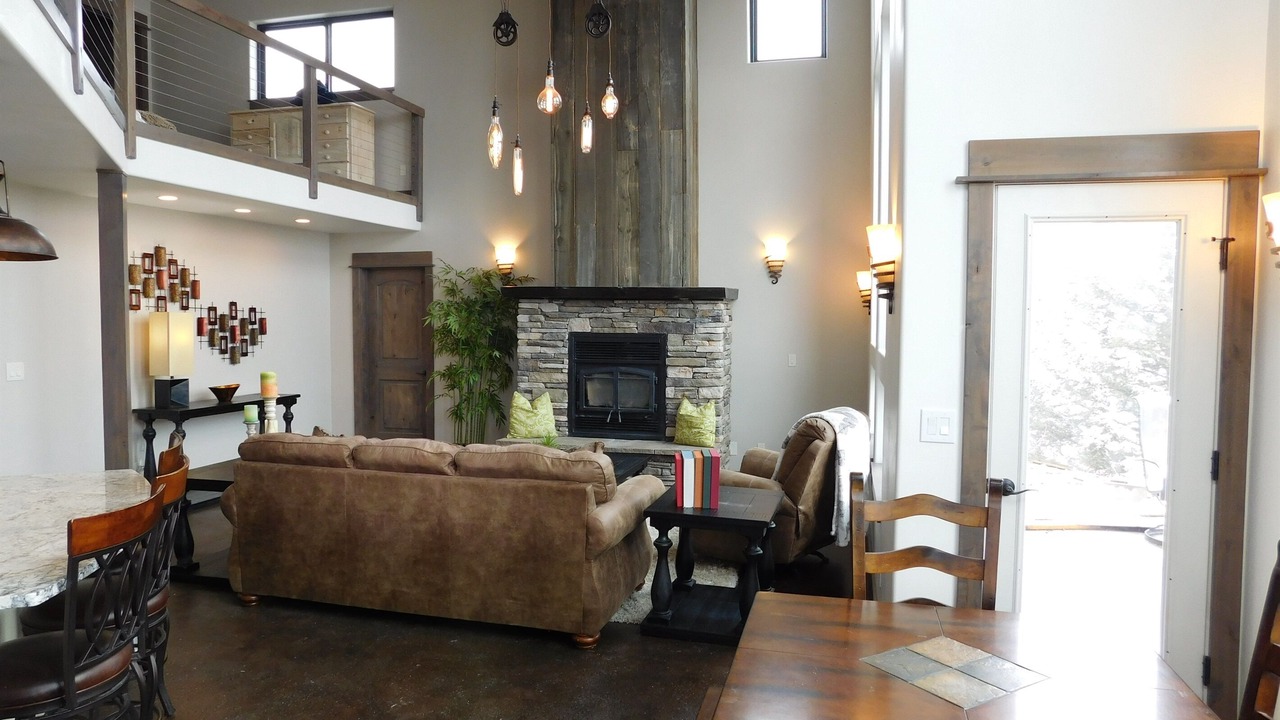 Photo of Livingroom in Emigrant
