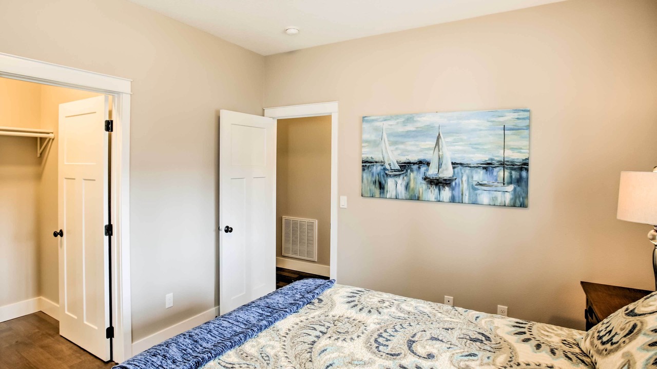 Photo of Bedroom in Garden District