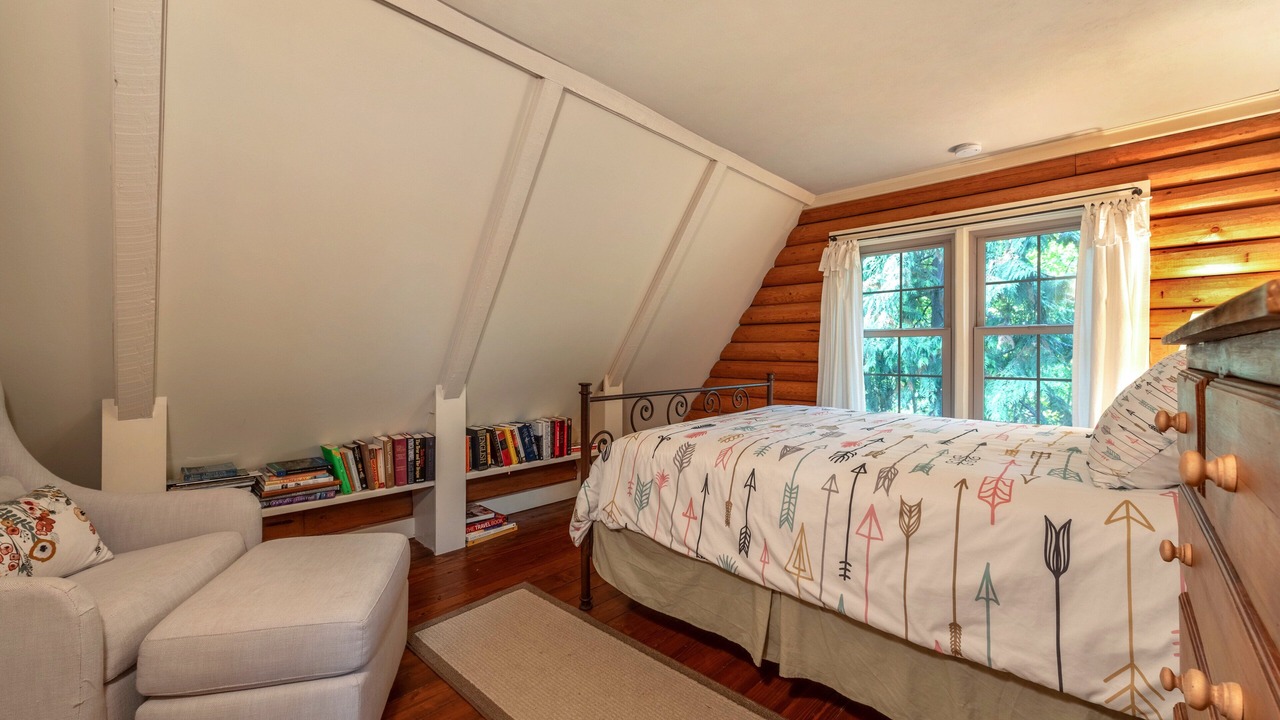 Photo of Bedroom in Hood River