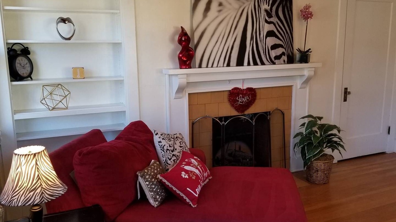 Photo of Livingroom in Downtown Klamath Falls