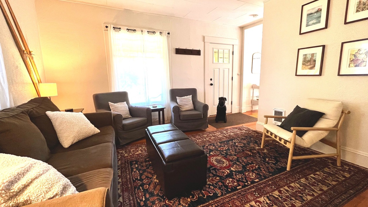 Photo of Livingroom in Hood River