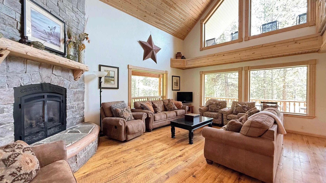 Photo of Bedroom in Island Park