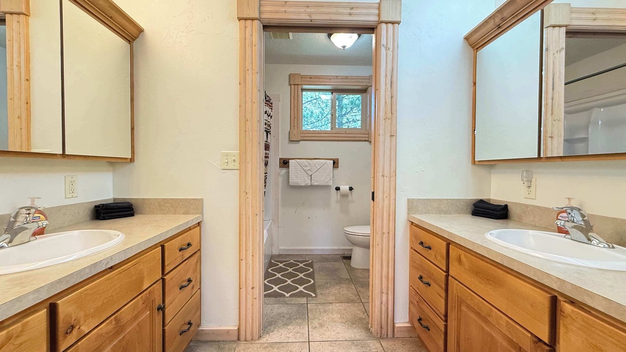 Photo of Bathroom in Island Park