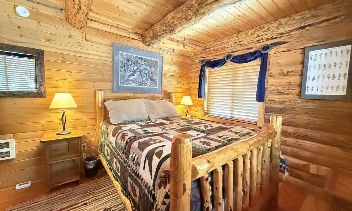 Photo of Bedroom in Island Park