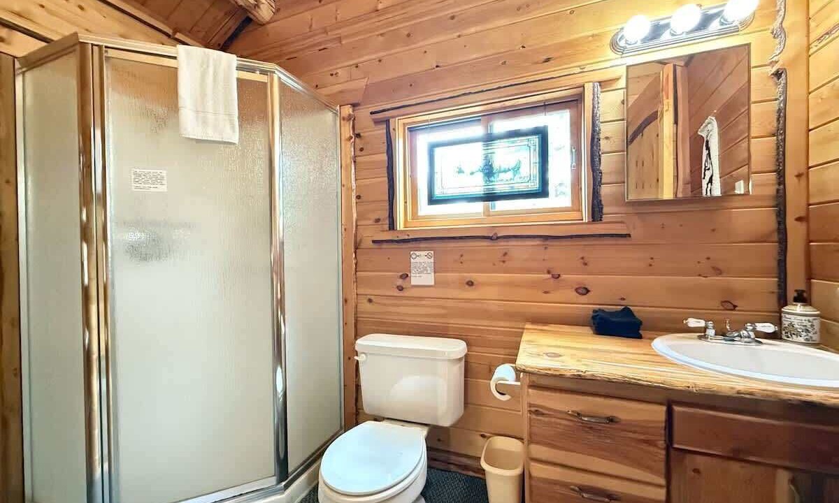 Photo of Bathroom in Island Park