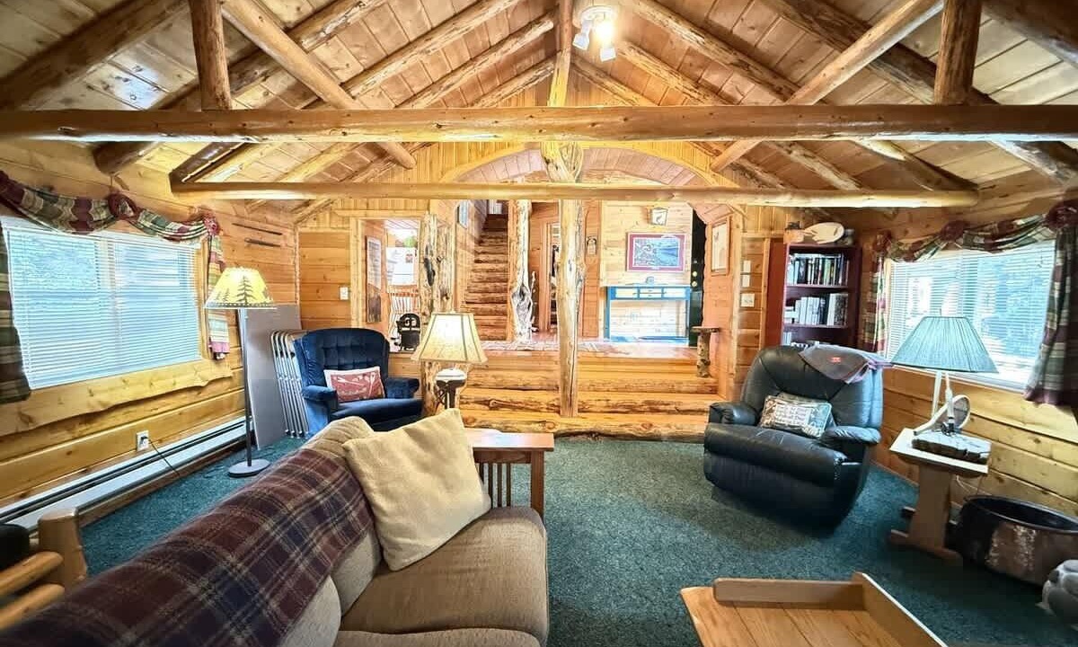 Photo of Livingroom in Island Park
