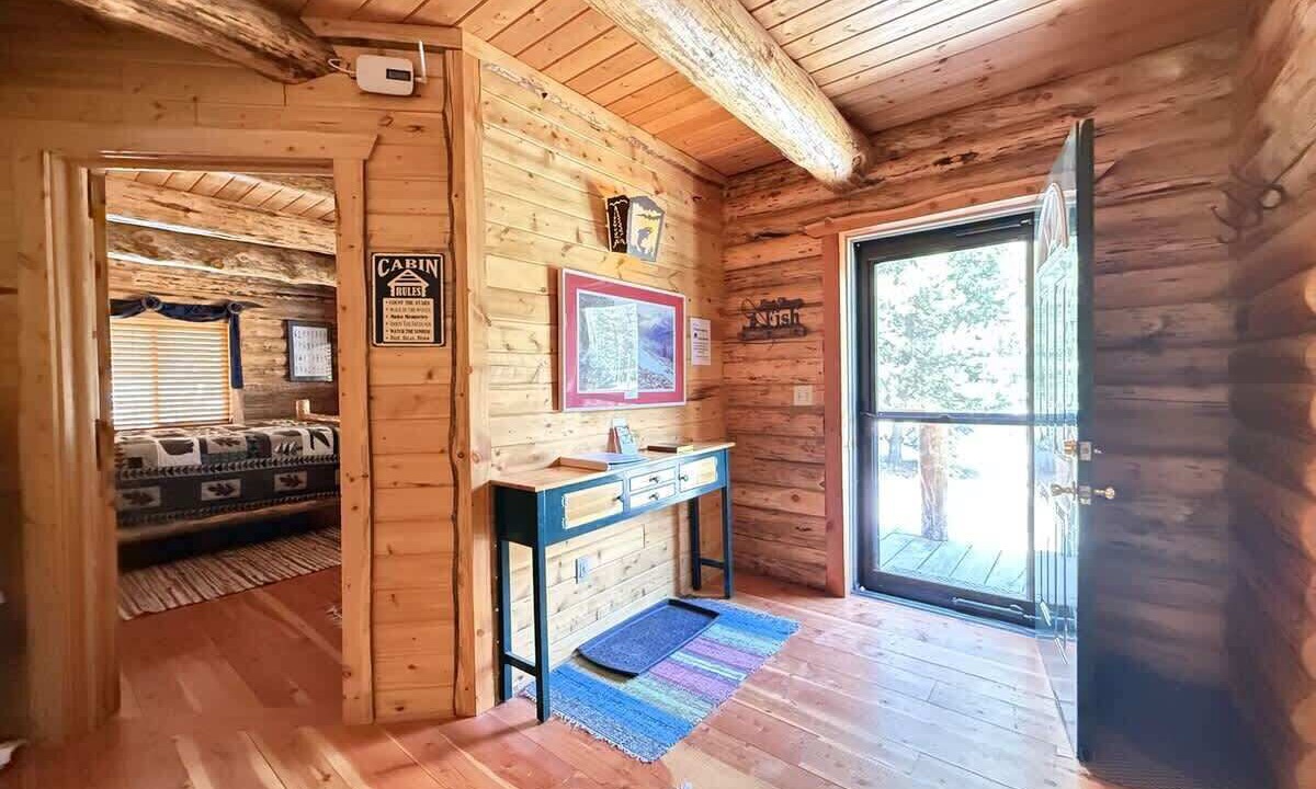 Photo of Bedroom in Island Park