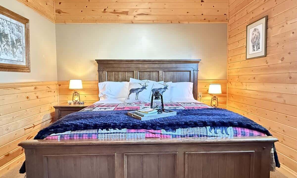 Photo of Bedroom in Island Park