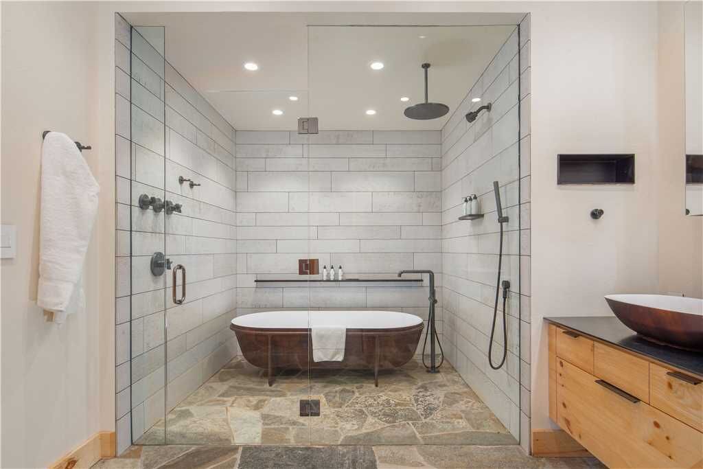 Photo of Bathroom in Granite Ridge