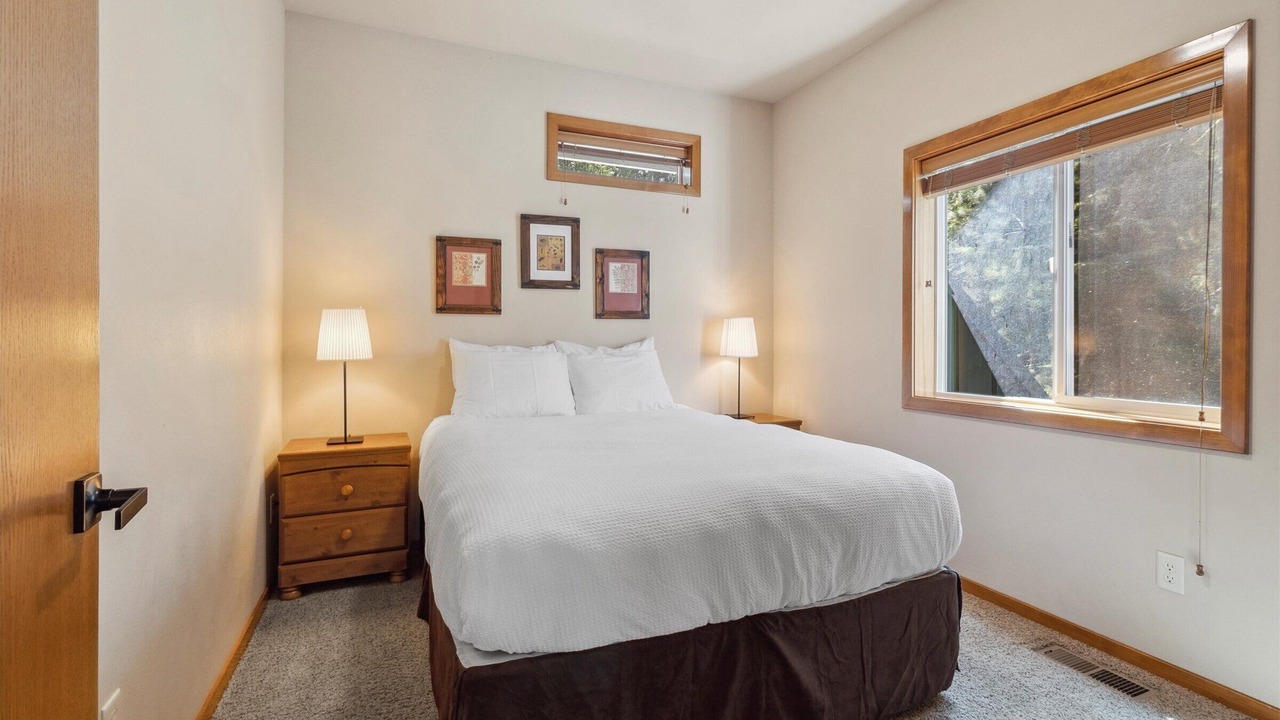 Photo of Bedroom in Glacier