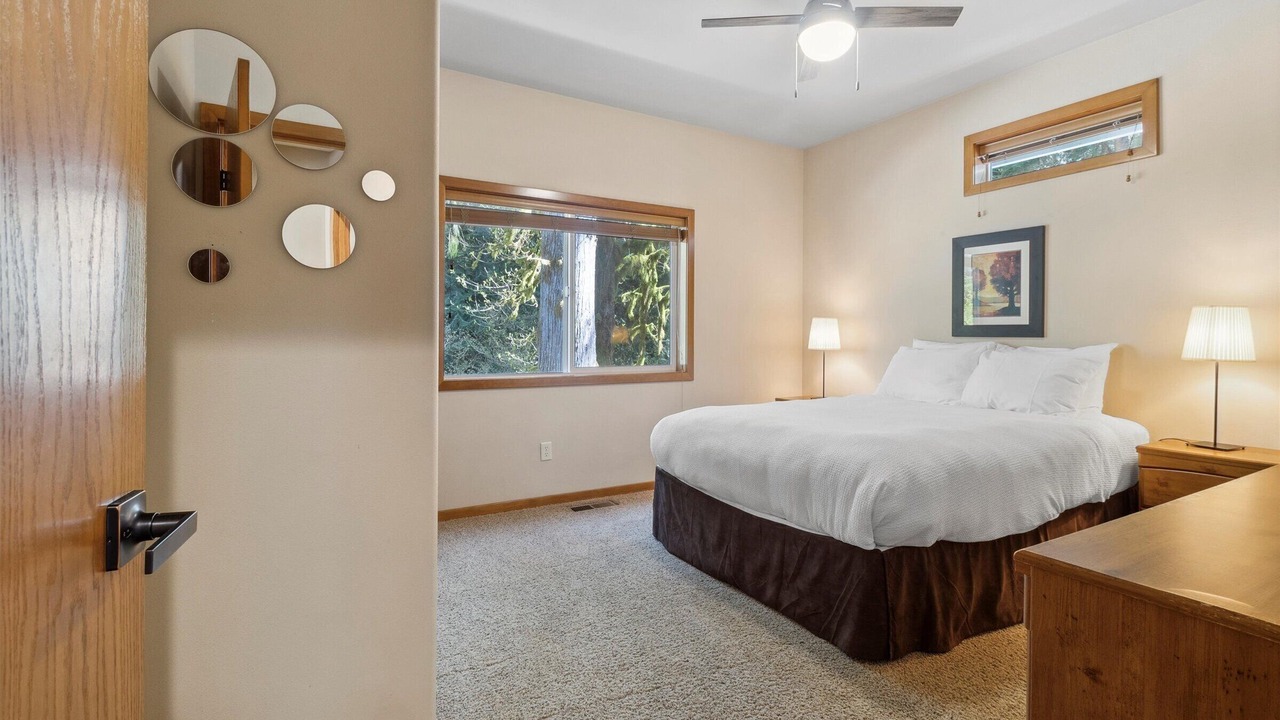 Photo of Bedroom in Glacier