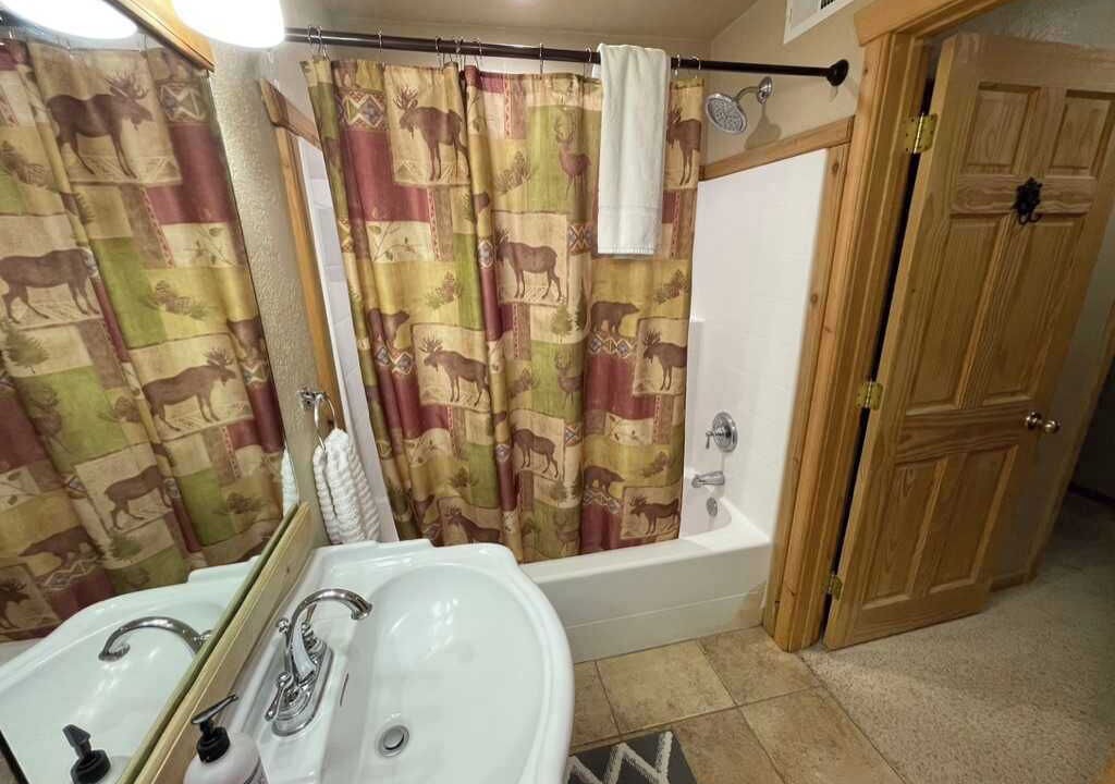 Photo of Bathroom in Rea