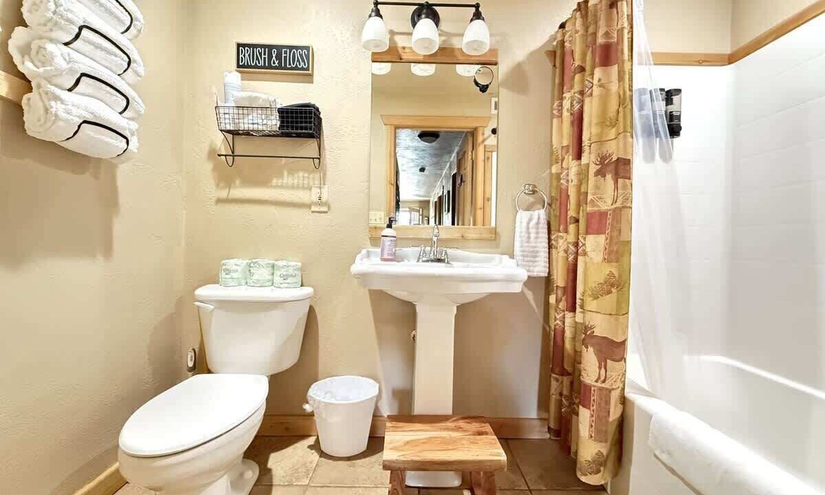 Photo of Bathroom in Rea
