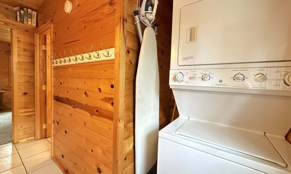 Photo of Bedroom in Island Park