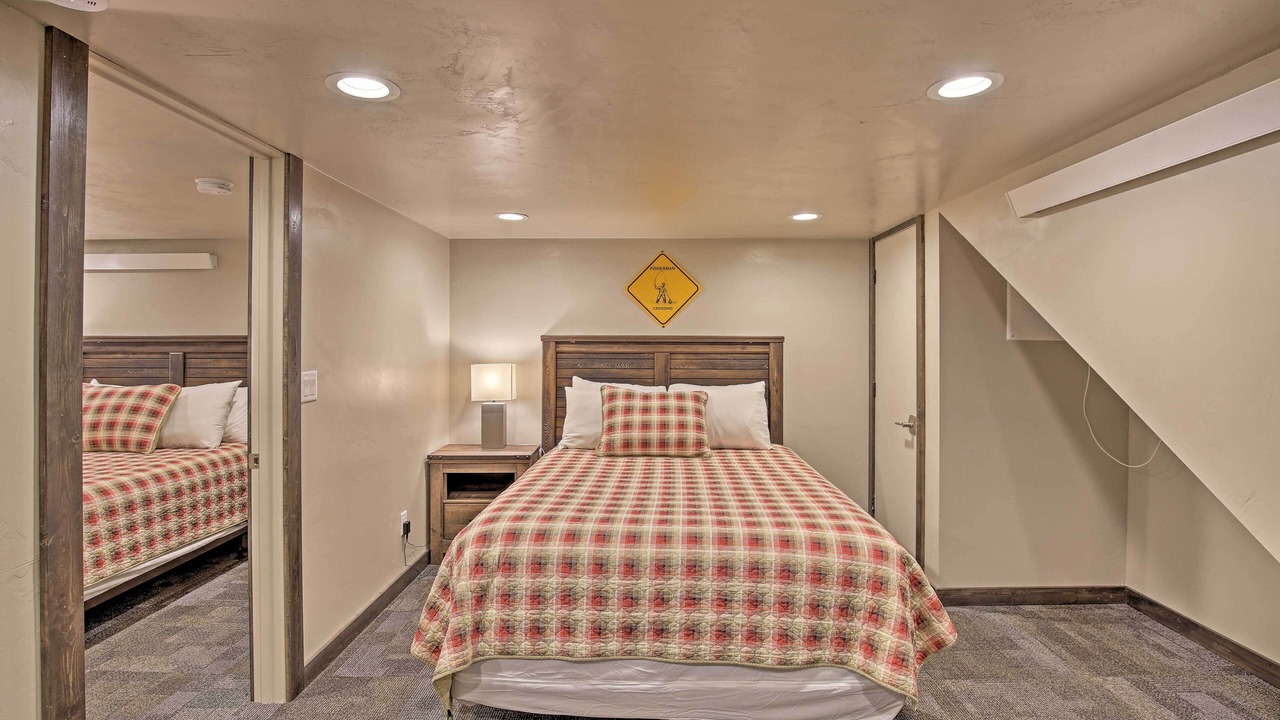 Photo of Bedroom in West Yellowstone