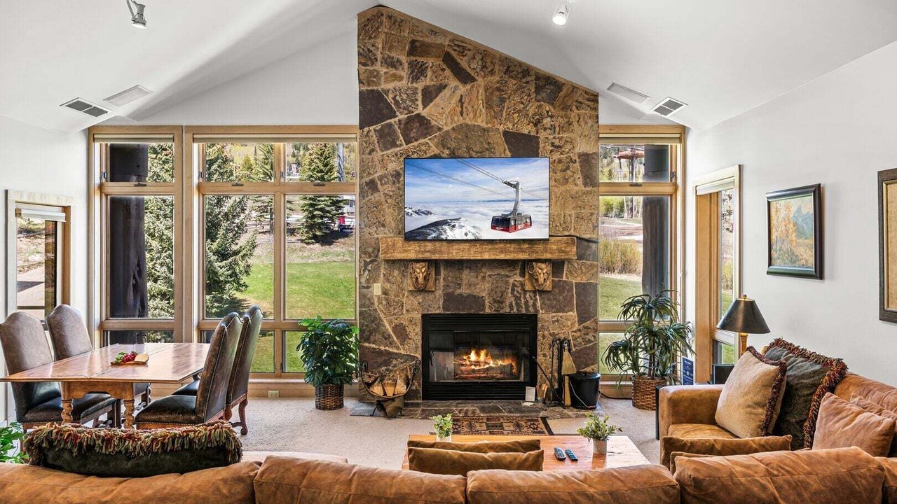 Photo of Livingroom in Teton Village
