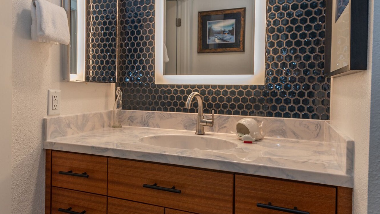 Photo of Bathroom in Tennis Village