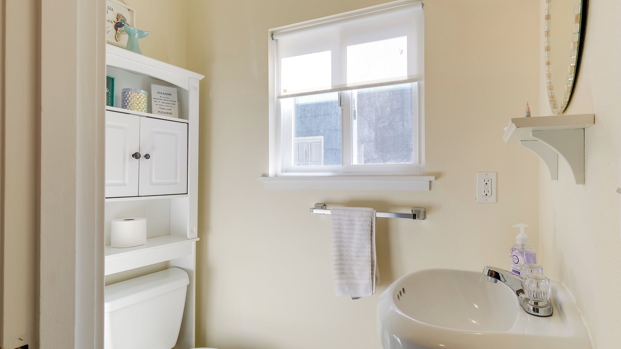 Photo of Bathroom in Indianola