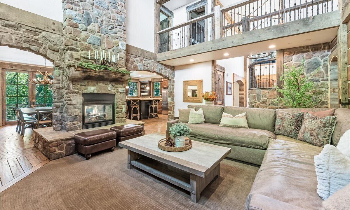 Photo of Livingroom in Sundance