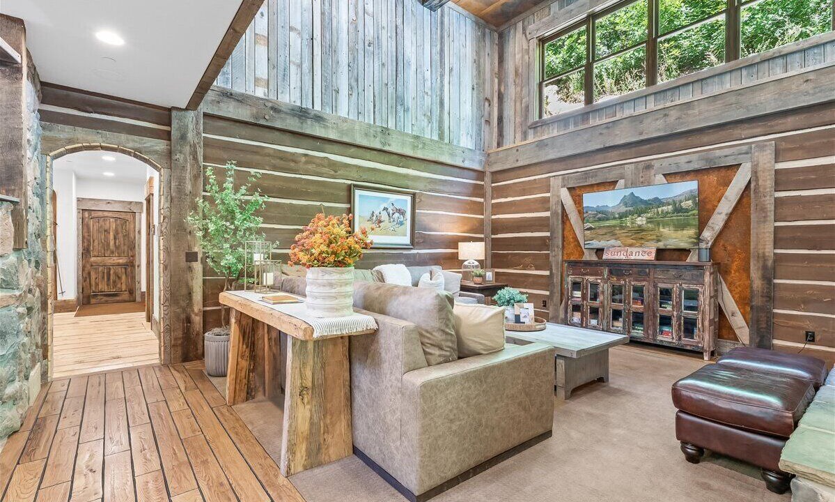 Photo of Livingroom in Sundance