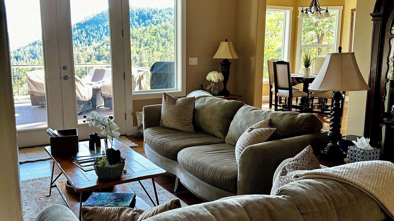 Photo of Livingroom in Medford