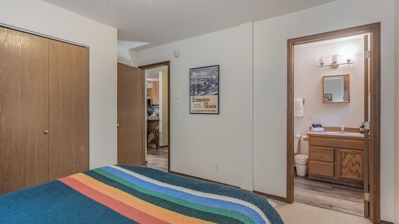 Photo of Bedroom in Sandpoint