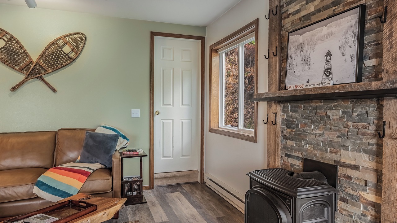 Photo of Livingroom in Sandpoint