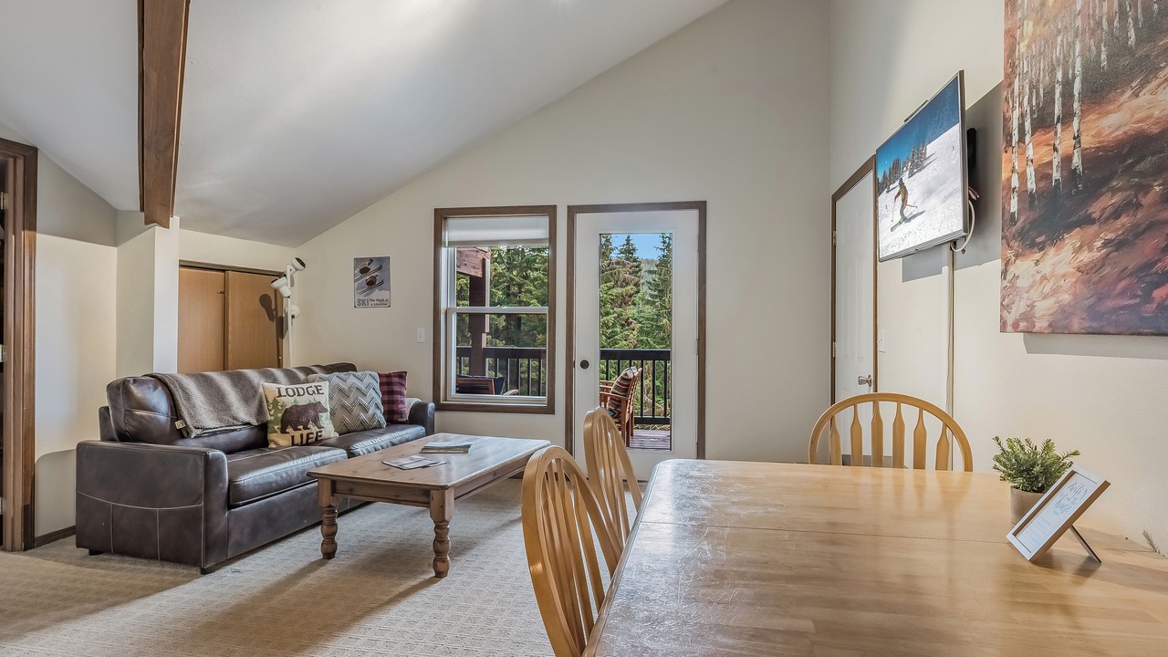 Photo of Livingroom in Sandpoint