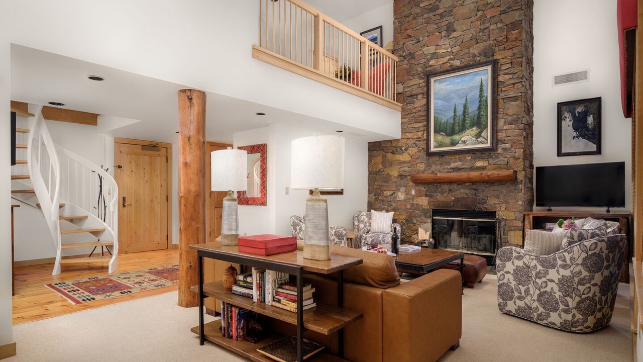 Photo of Livingroom in Teton Village
