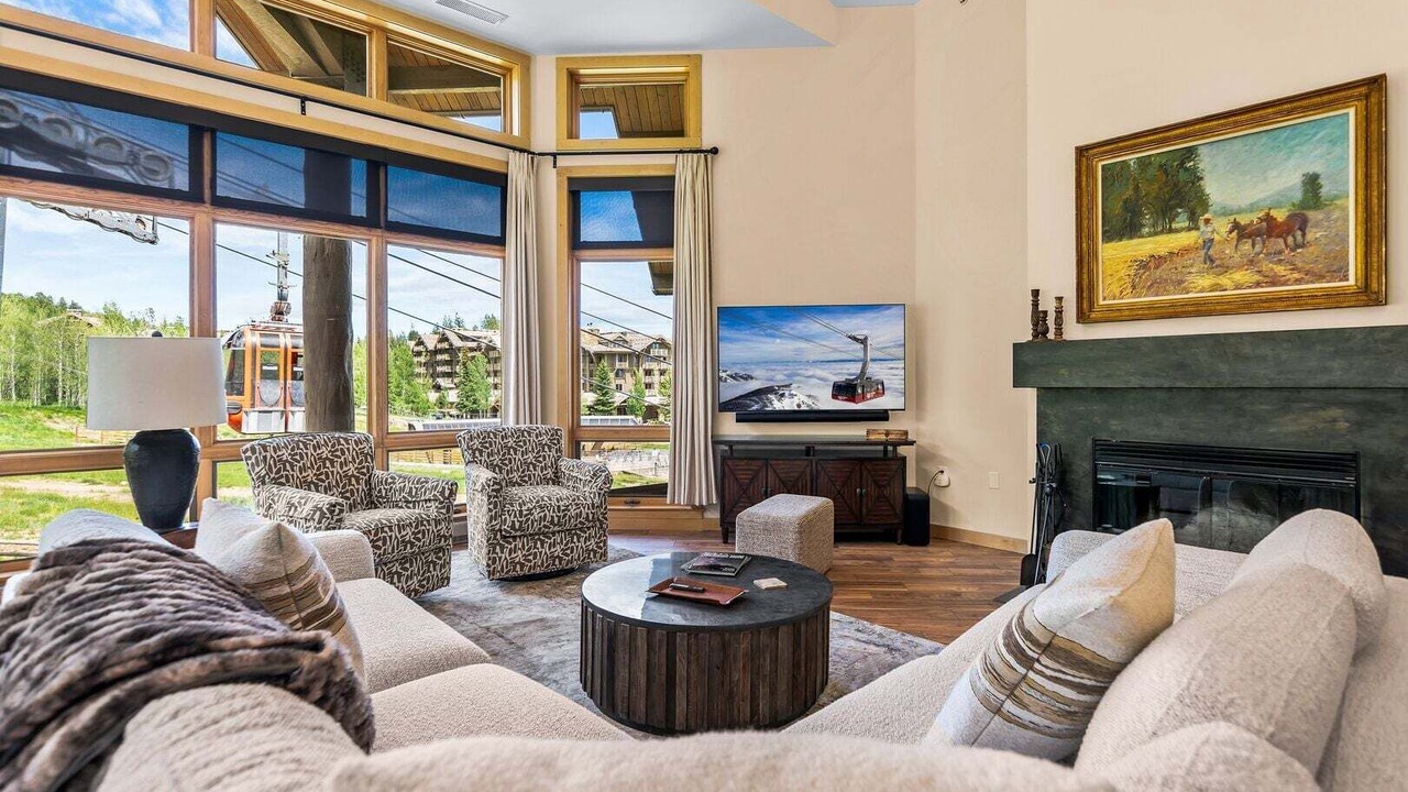 Photo of Livingroom in Teton Village