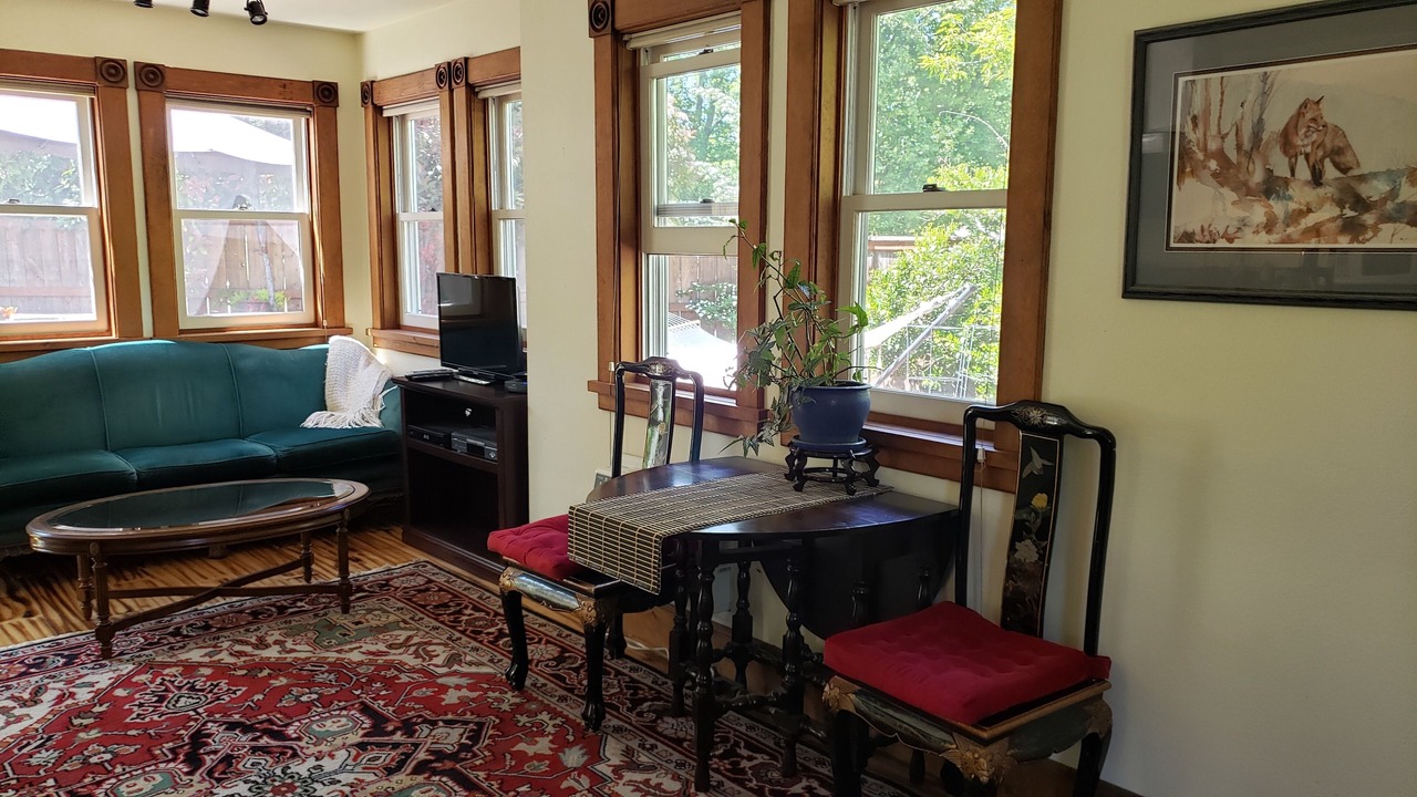 Photo of Livingroom in Siskiyou-Hargadine Historic District