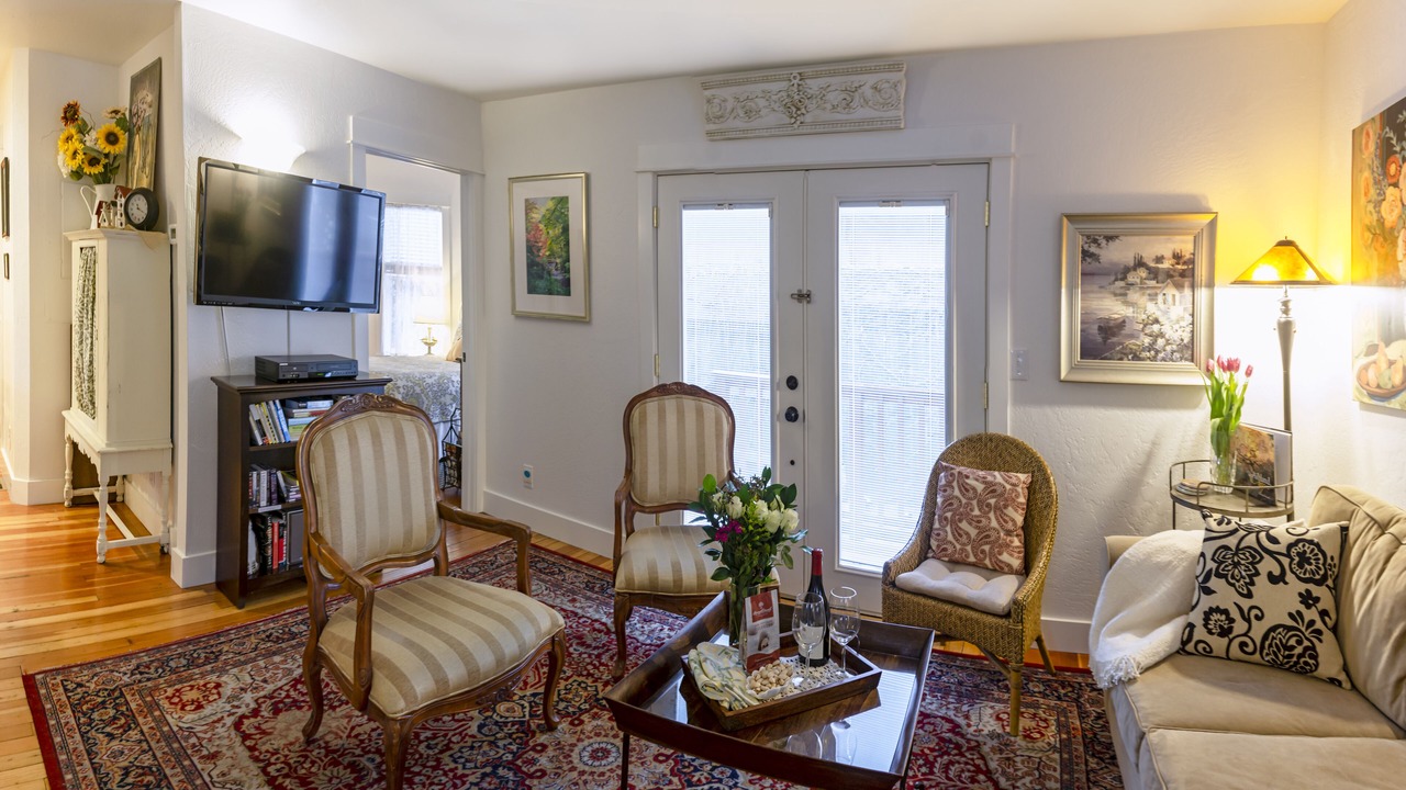 Photo of Livingroom in Historic Railroad District