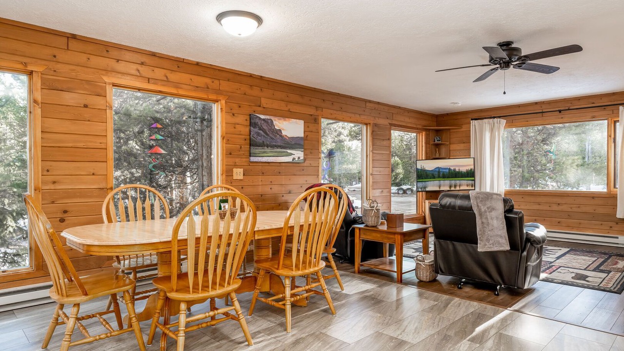 Photo of Bedroom in West Yellowstone
