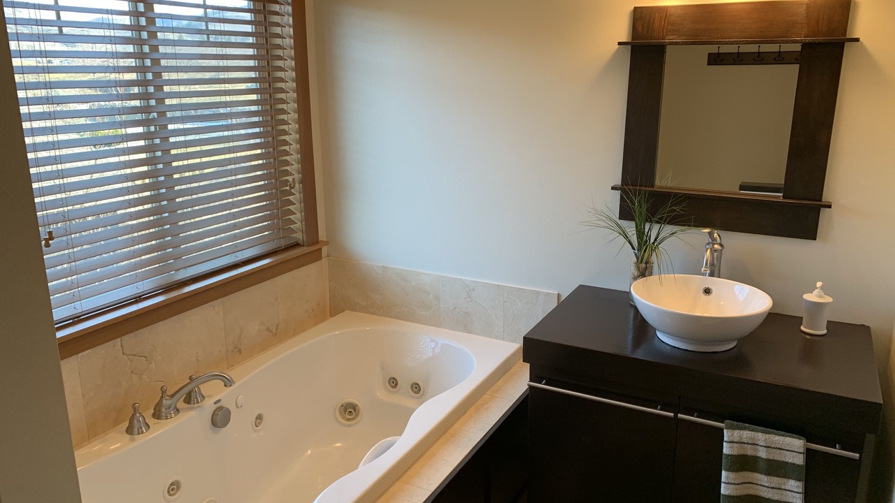 Photo of Bathroom in Manson