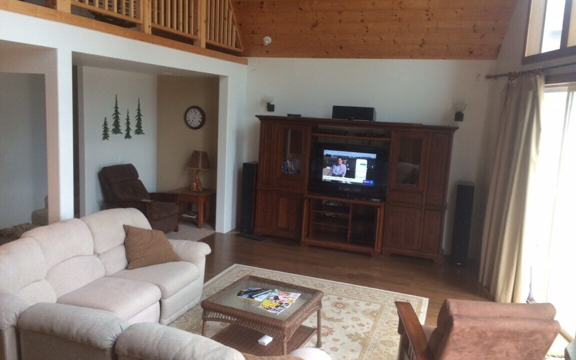 Photo of Livingroom in Manson
