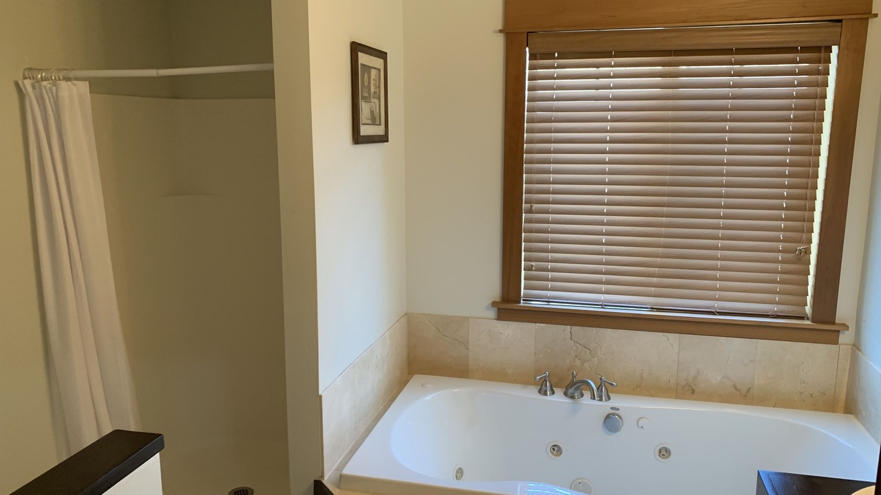 Photo of Bathroom in Manson