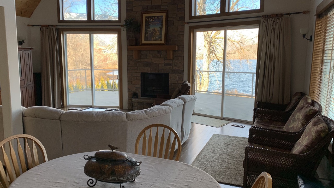 Photo of Livingroom in Manson