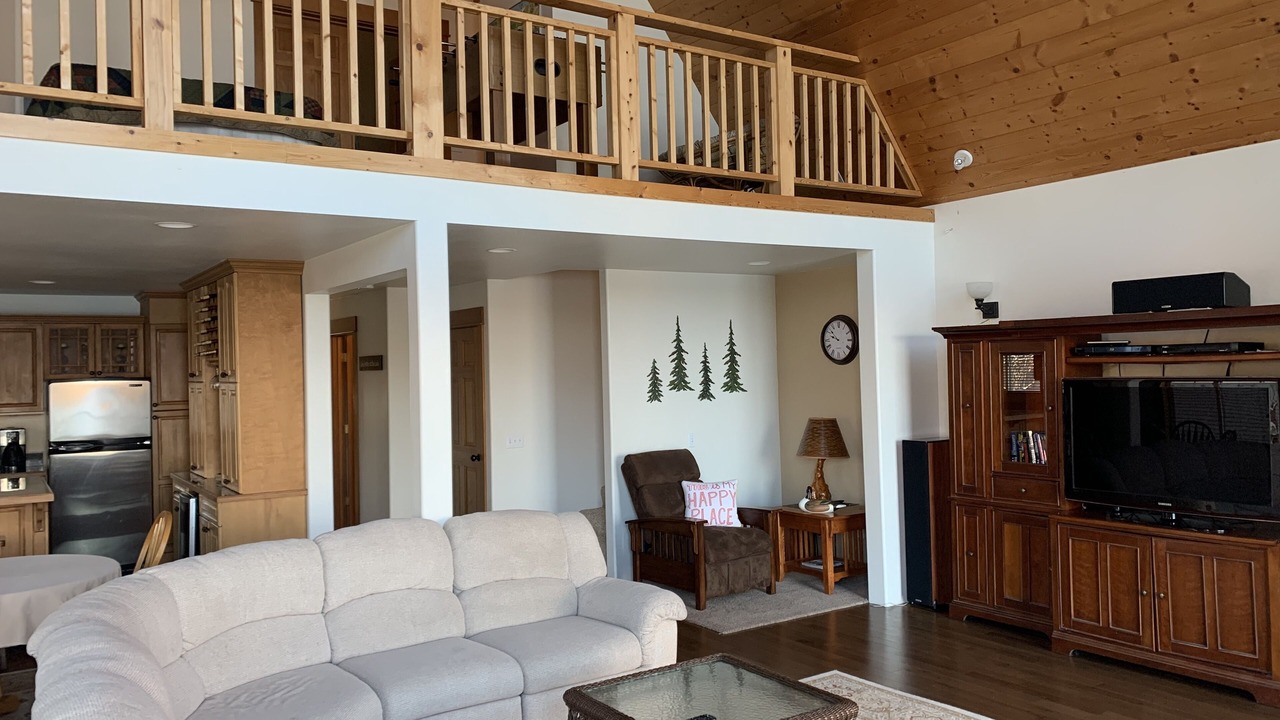 Photo of Livingroom in Manson