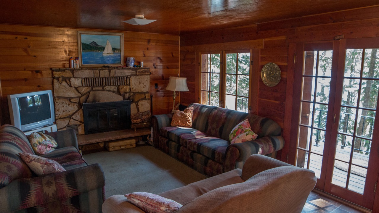 Photo of Livingroom in Klamath Falls
